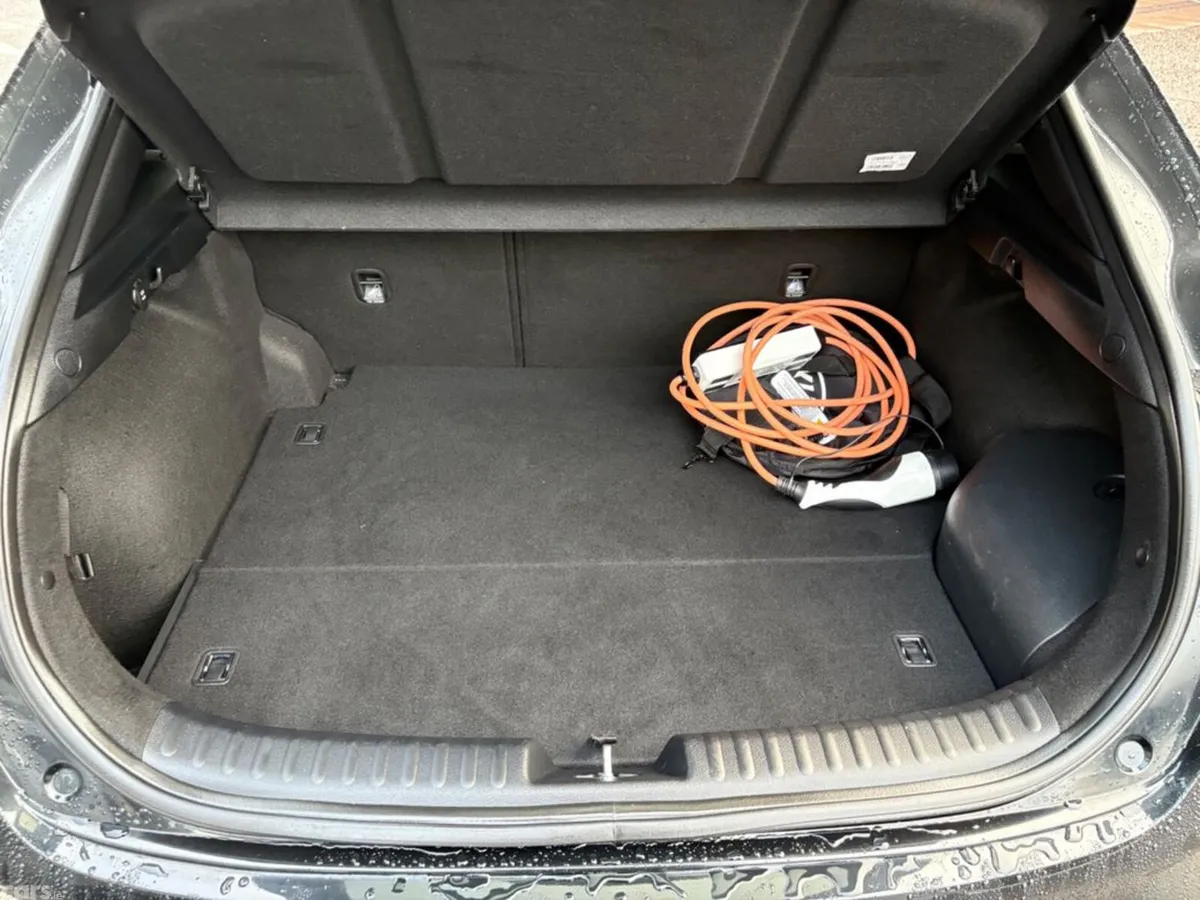 Kia XCeed Hatchback, Petrol Plug-in Hybrid, 2022, Black