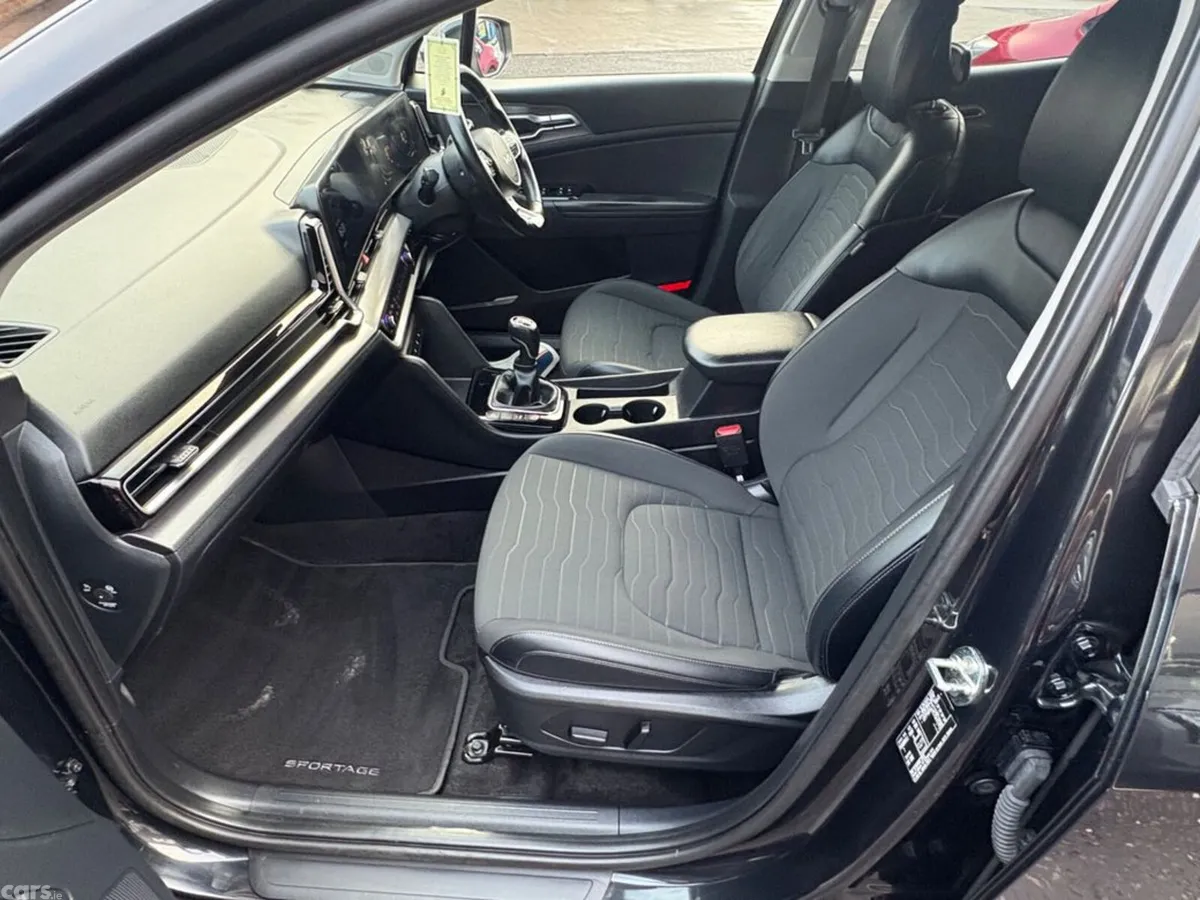 Kia Sportage SUV, Diesel Hybrid, 2023, Black