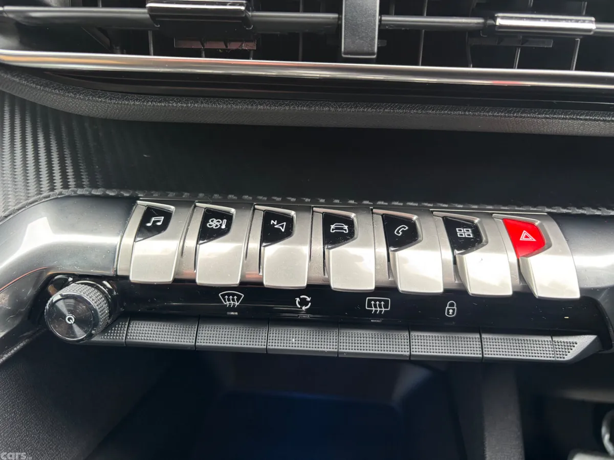 Peugeot 5008 MPV, Petrol Hybrid, 2024, Grey