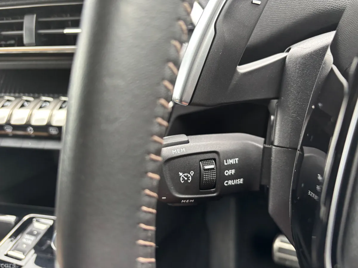 Peugeot 5008 MPV, Petrol Hybrid, 2024, Grey