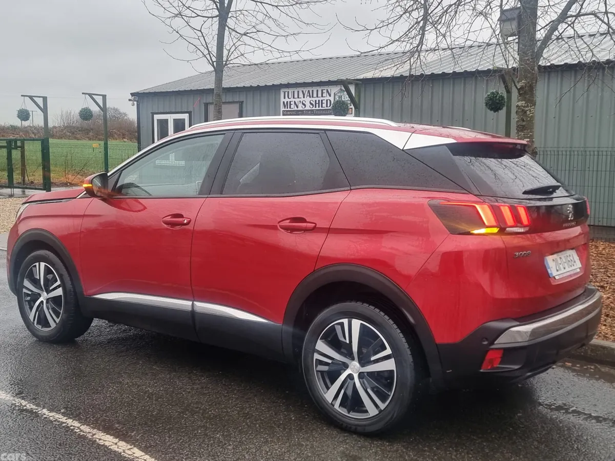 Peugeot 3008 MPV, Petrol, 2021, Red