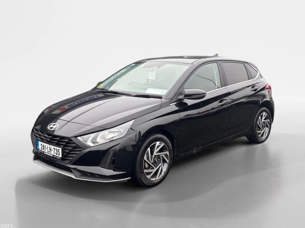 Hyundai i20 Hatchback, Petrol, 2024, Black