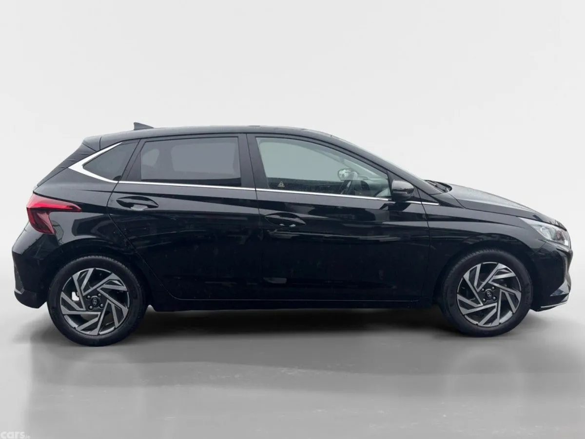 Hyundai i20 Hatchback, Petrol, 2024, Black