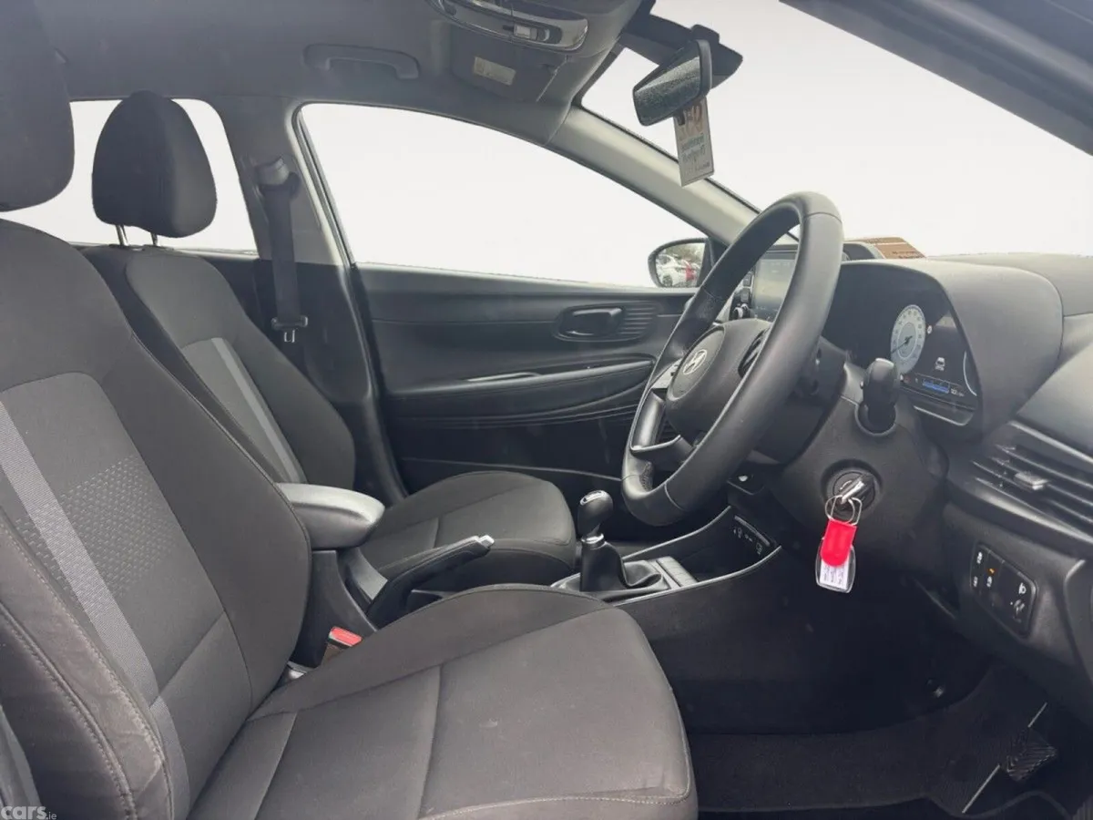 Hyundai i20 Hatchback, Petrol, 2024, Black