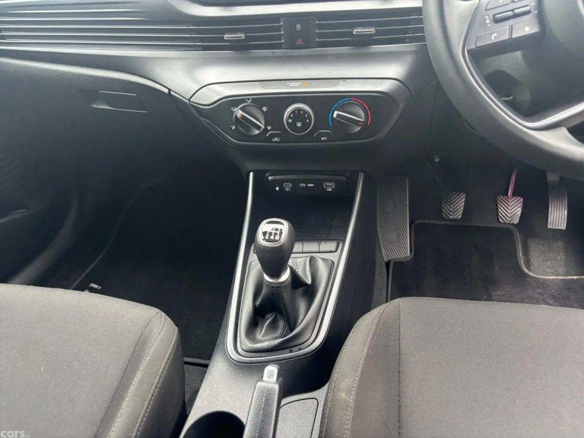 Hyundai i20 Hatchback, Petrol, 2024, Black