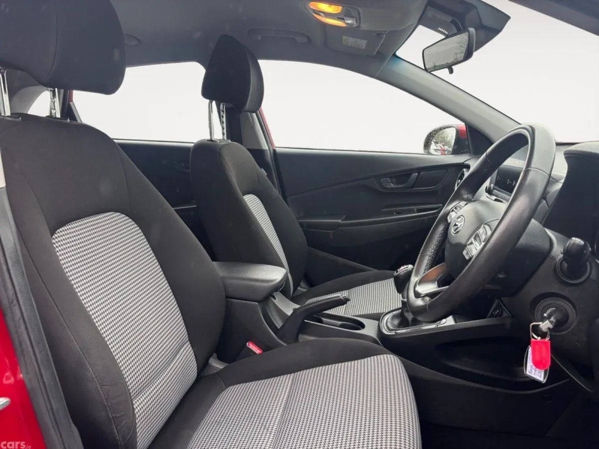 Hyundai KONA MPV, Petrol, 2023, Red