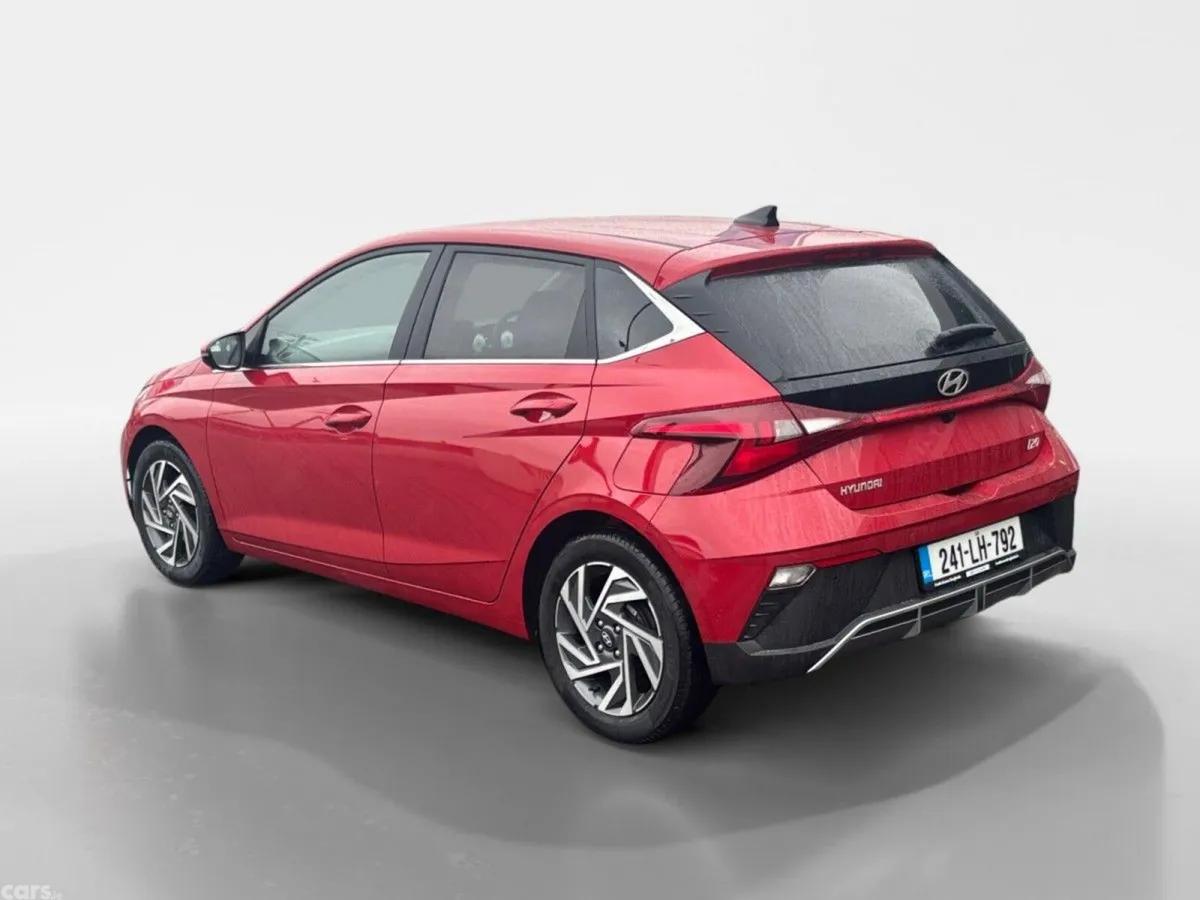 Hyundai i20 Hatchback, Petrol, 2024, Red