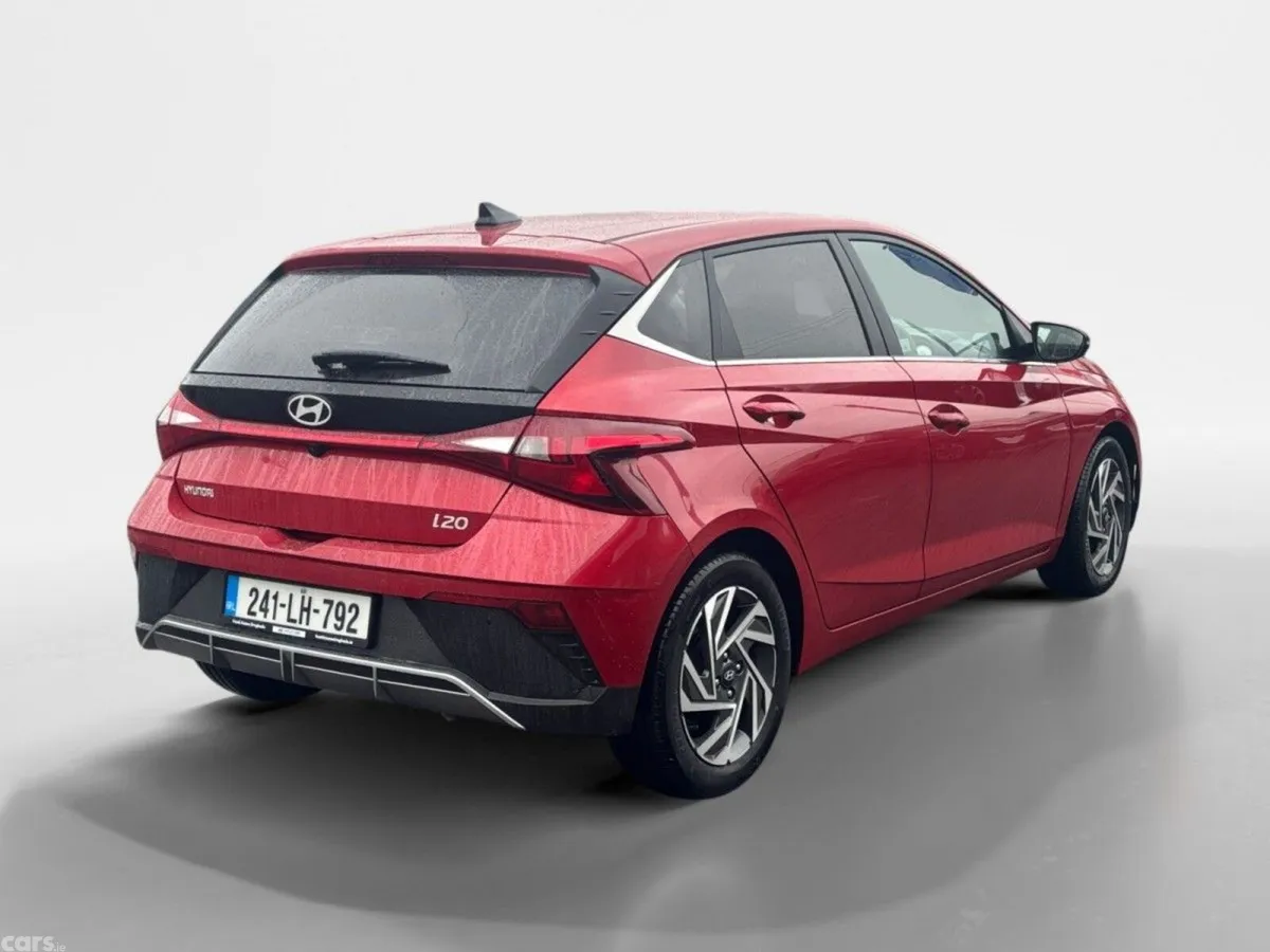 Hyundai i20 Hatchback, Petrol, 2024, Red