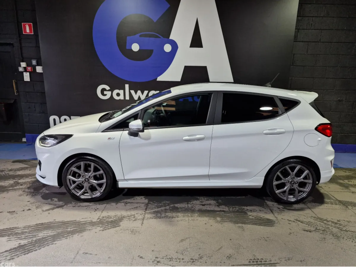 Ford Fiesta Hatchback, Petrol, 2023, White