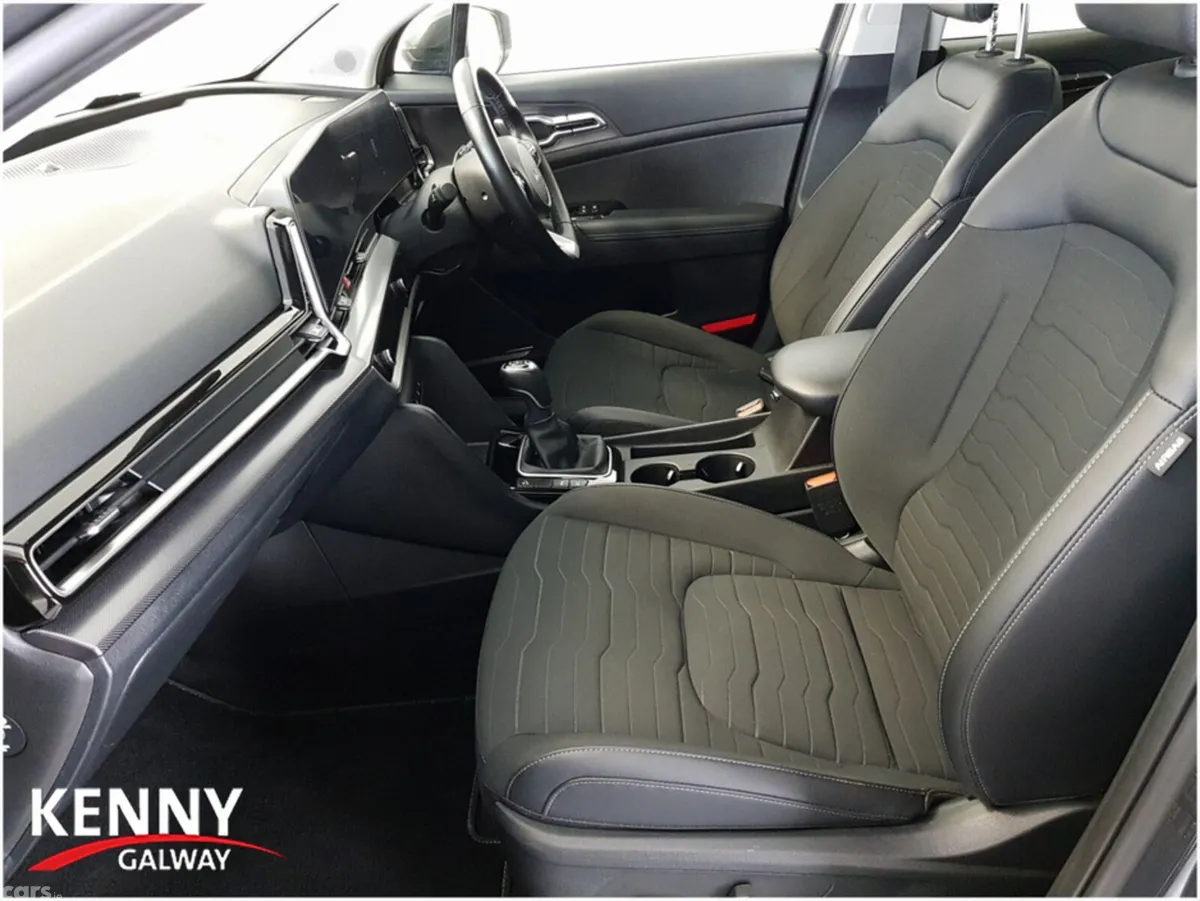 Kia Sportage MPV, Diesel, 2023, Grey