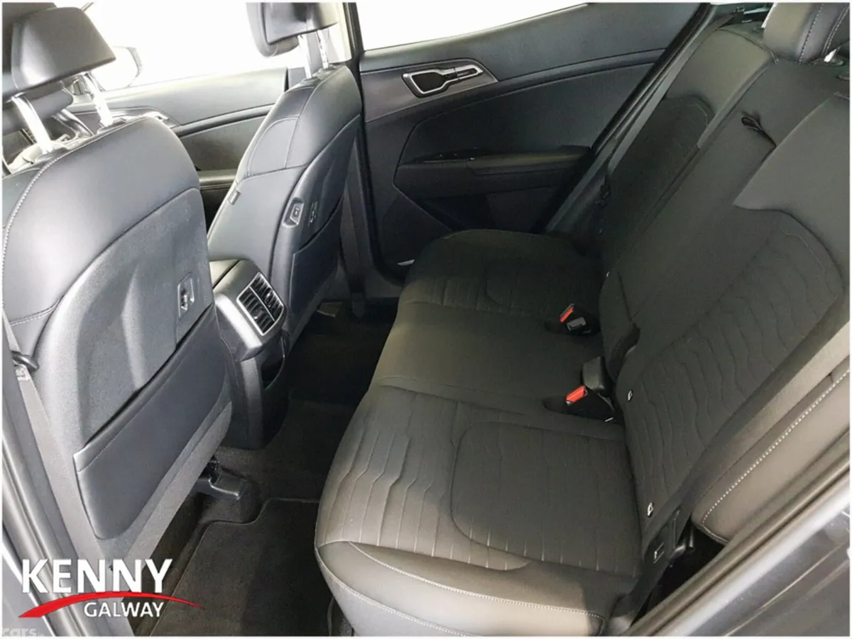 Kia Sportage MPV, Diesel, 2023, Grey