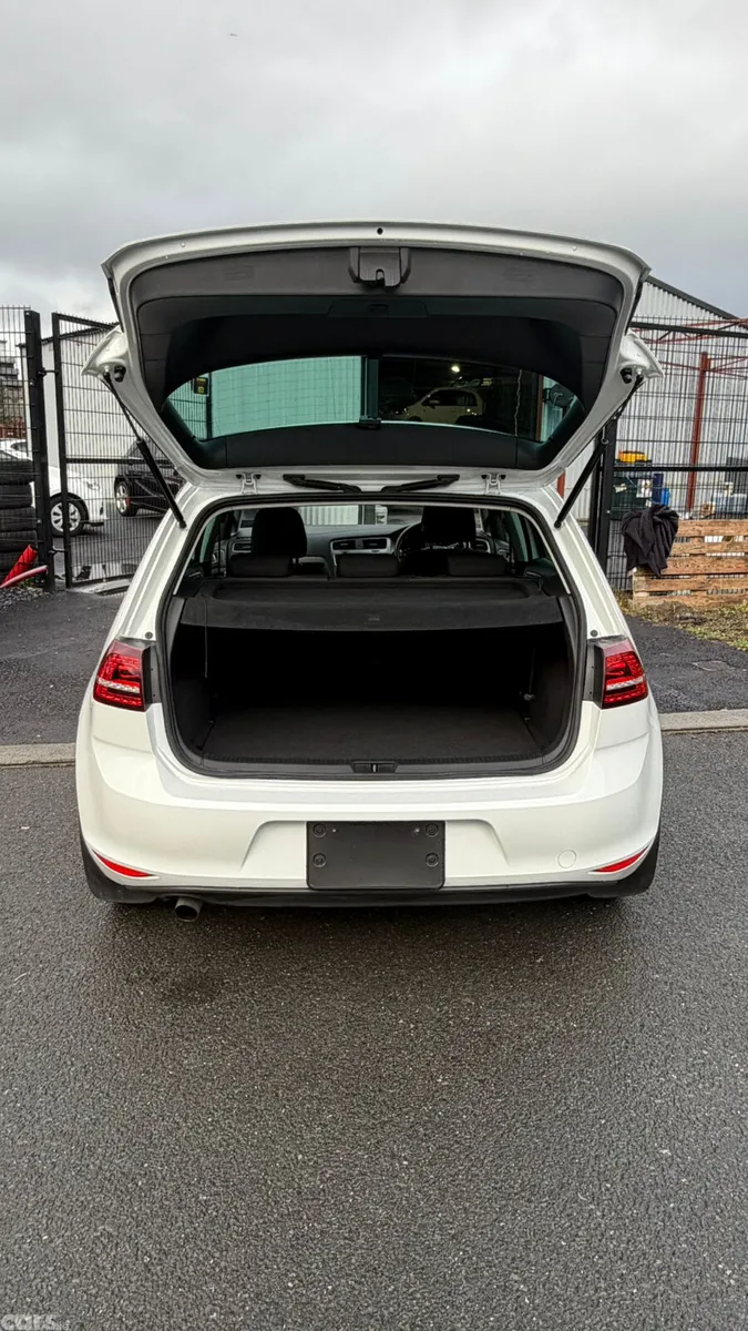 Volkswagen Golf Hatchback, Petrol, 2017, White