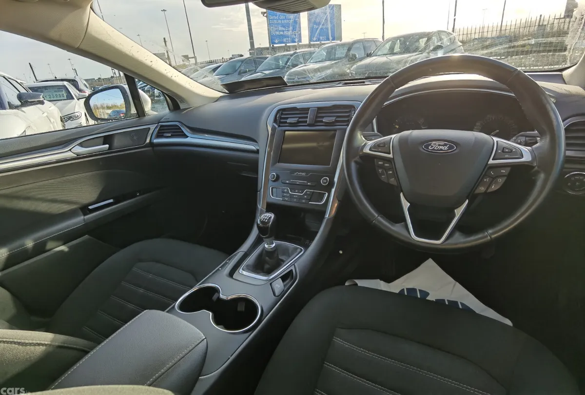 Ford Mondeo Hatchback, Diesel, 2021, Grey