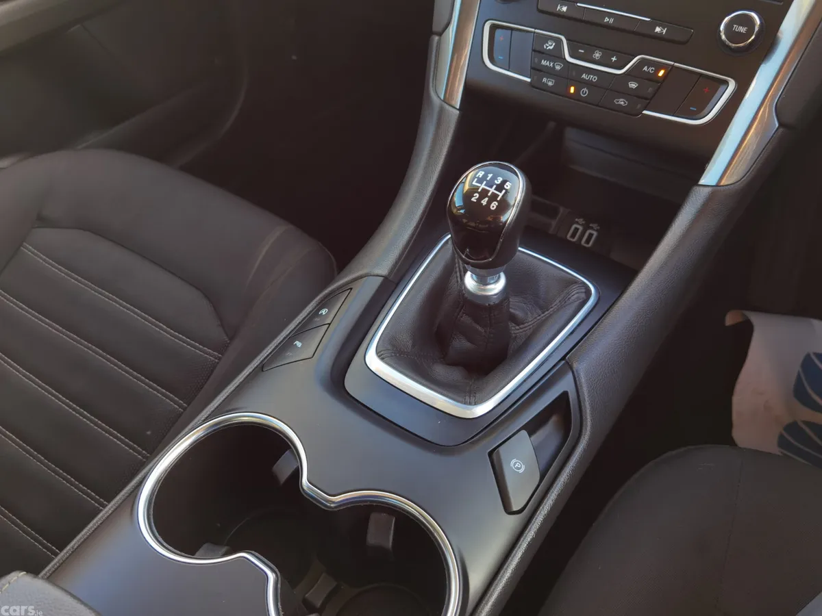 Ford Mondeo Hatchback, Diesel, 2021, Grey