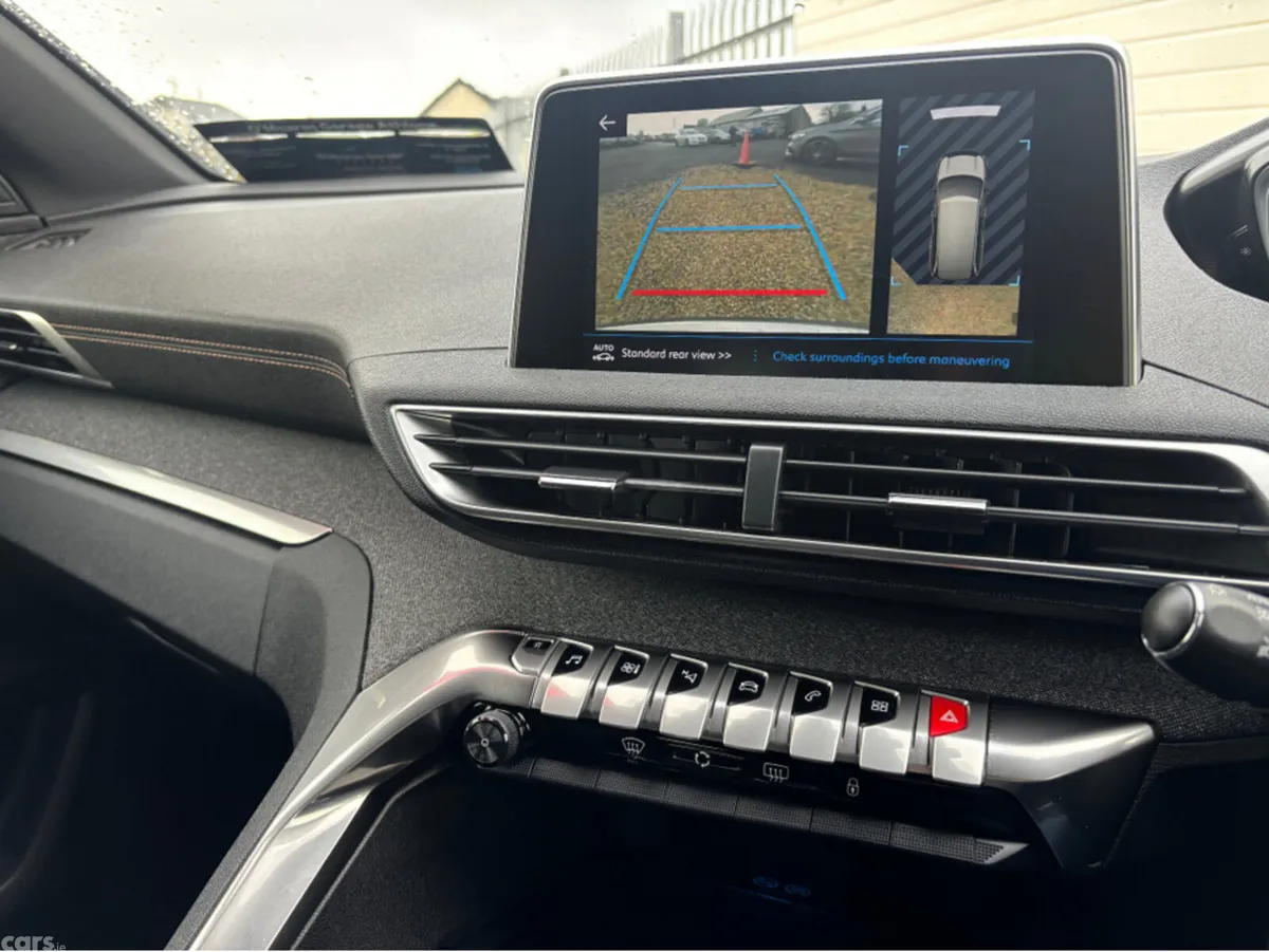 Peugeot 5008 MPV, Petrol, 2019, Black