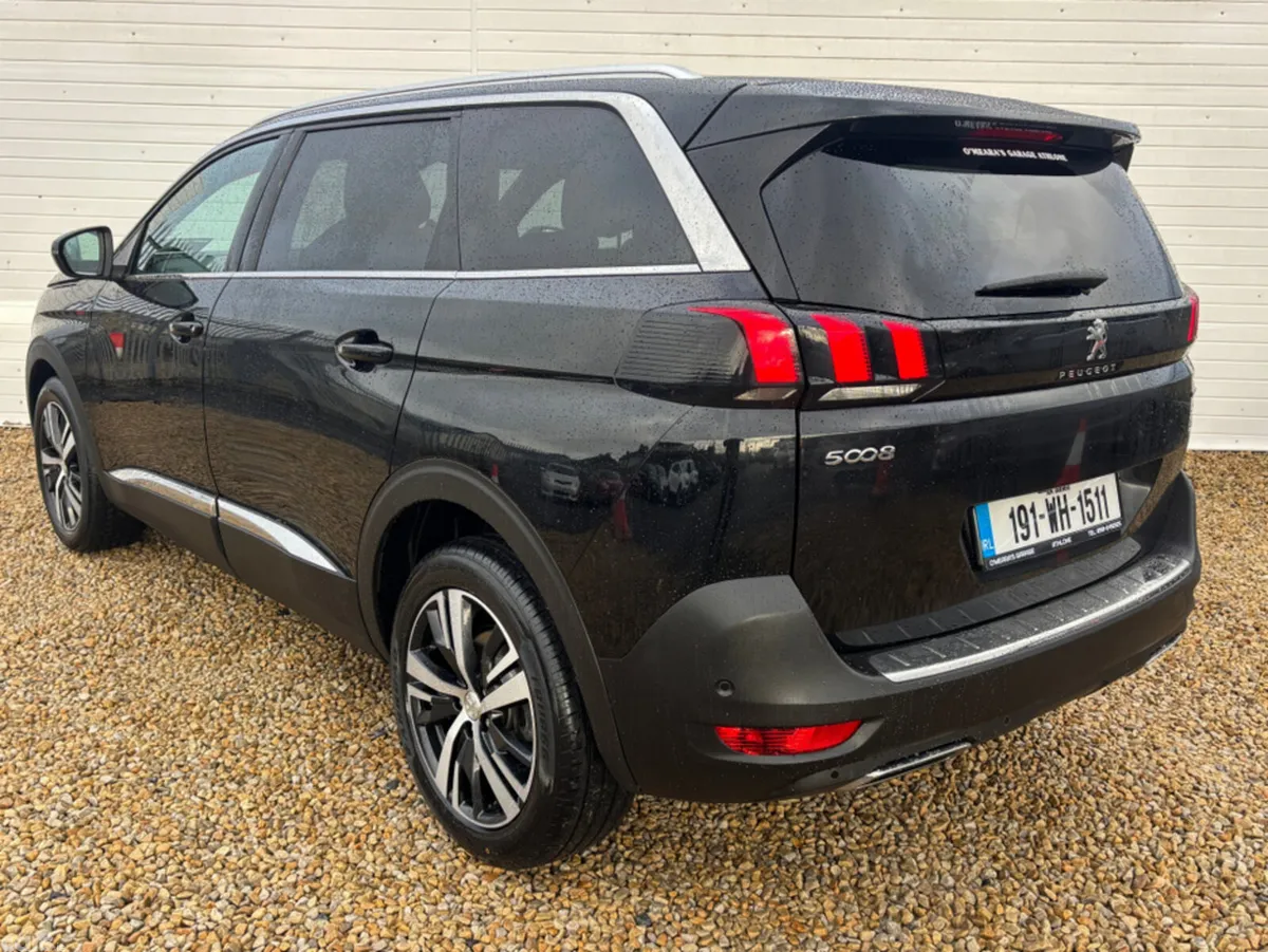 Peugeot 5008 MPV, Petrol, 2019, Black