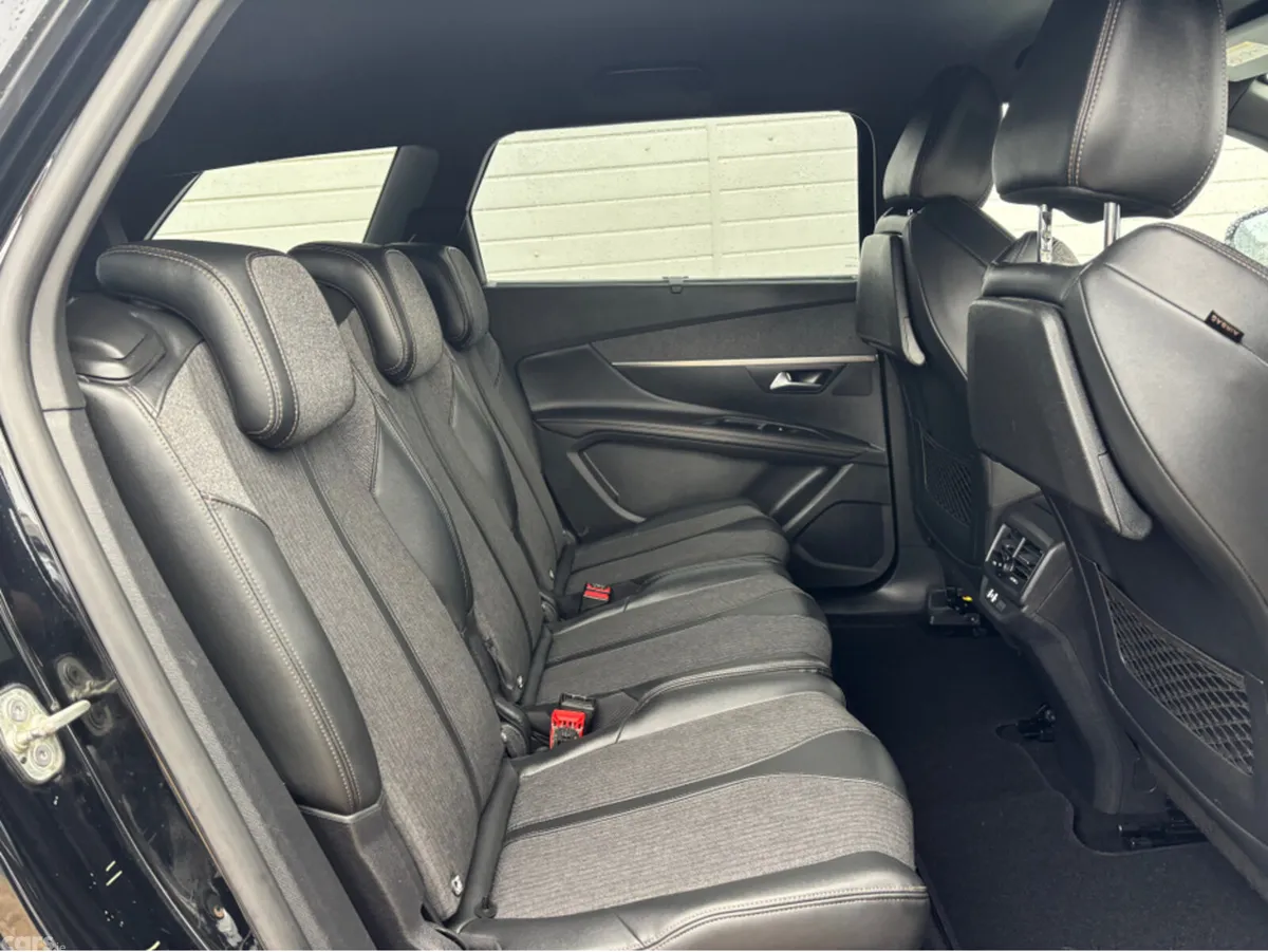 Peugeot 5008 MPV, Petrol, 2019, Black