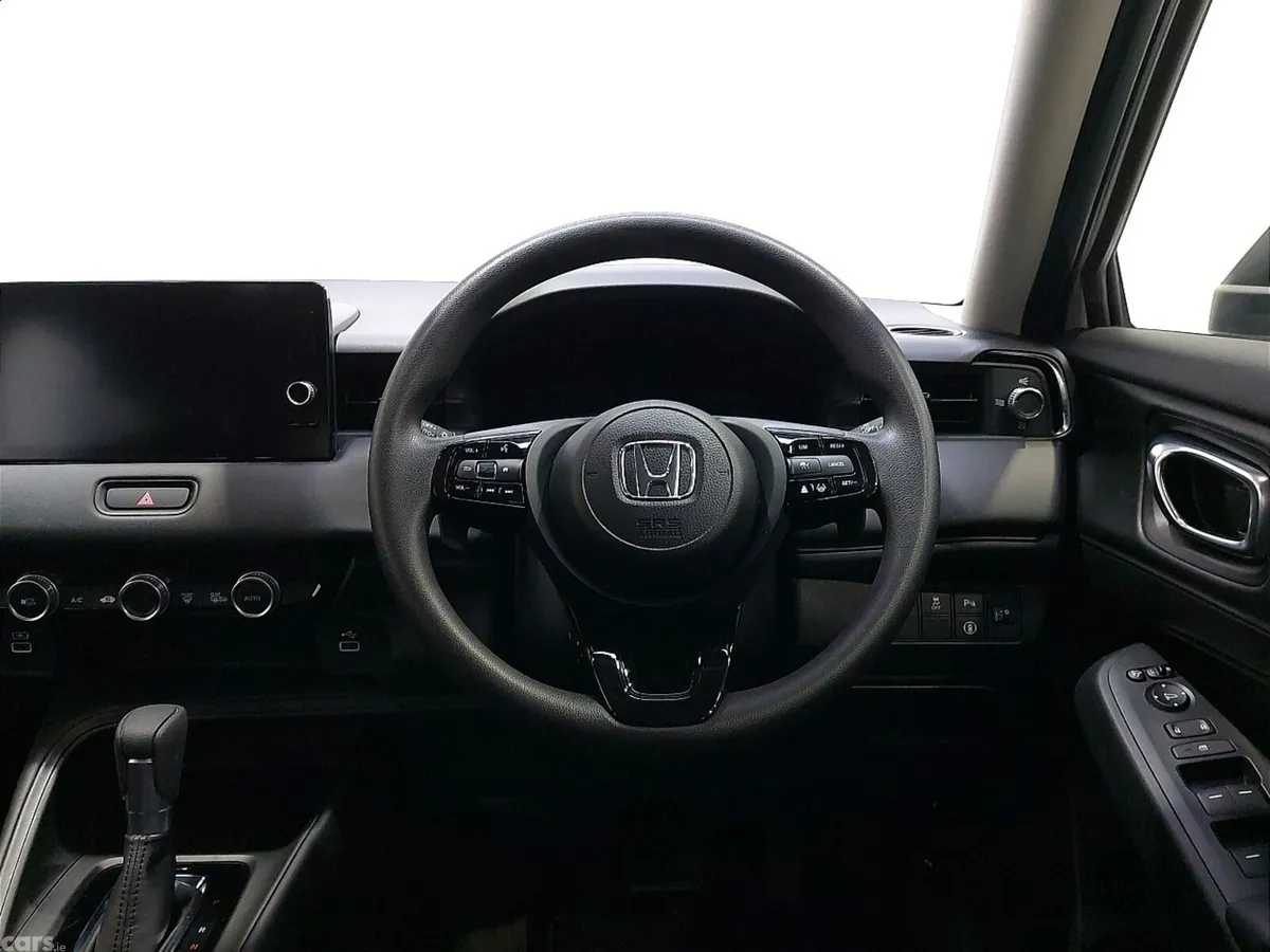 Honda HR-V Hatchback, Petrol Hybrid, 2022, White