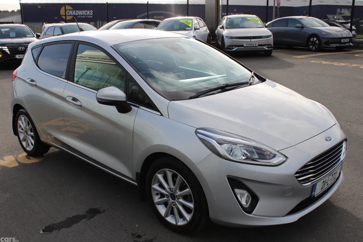 Ford Fiesta Hatchback, Petrol, 2021, Grey