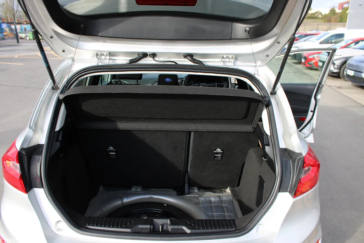 Ford Fiesta Hatchback, Petrol, 2021, Grey