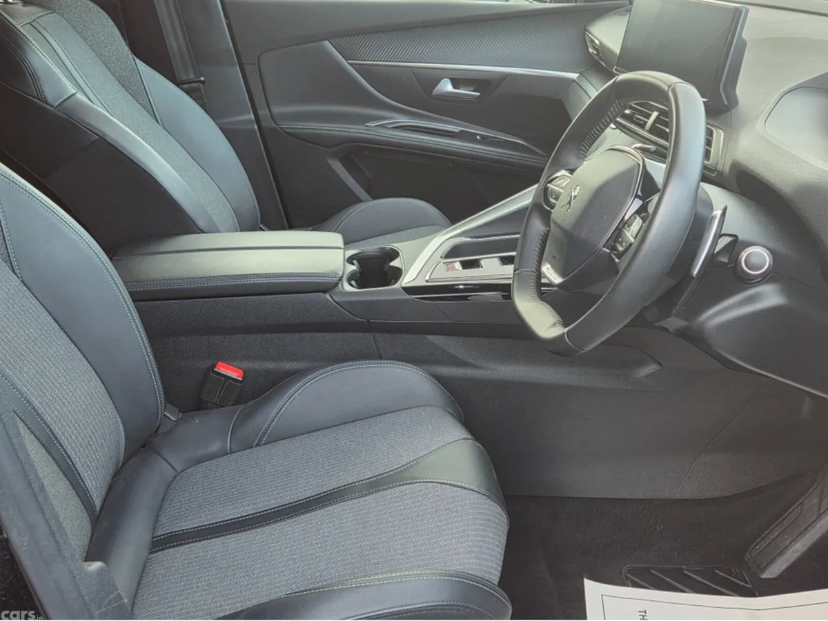 Peugeot 5008 MPV, Diesel, 2024, Black