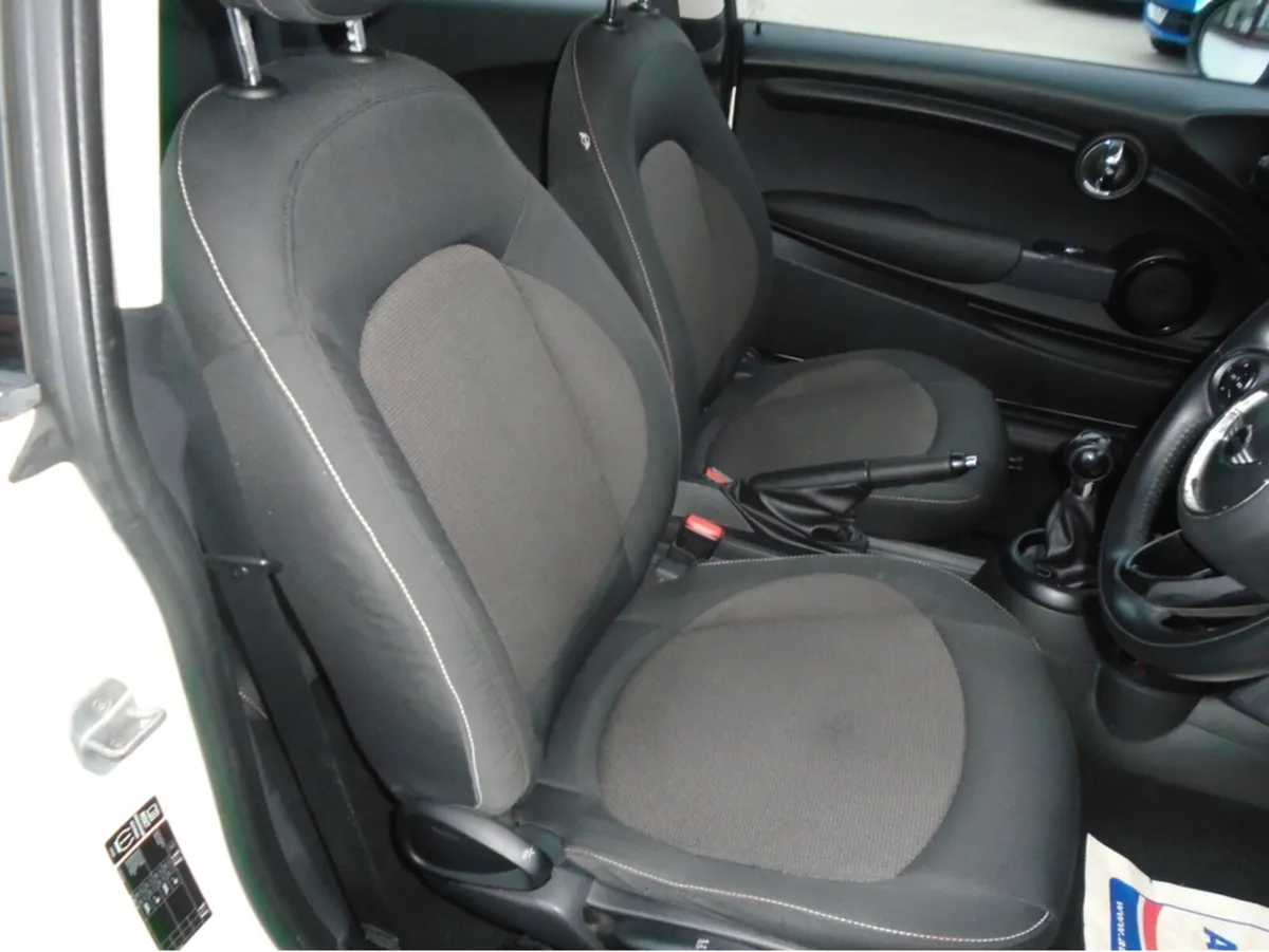 Mini Cooper Hatchback, Diesel, 2014, White