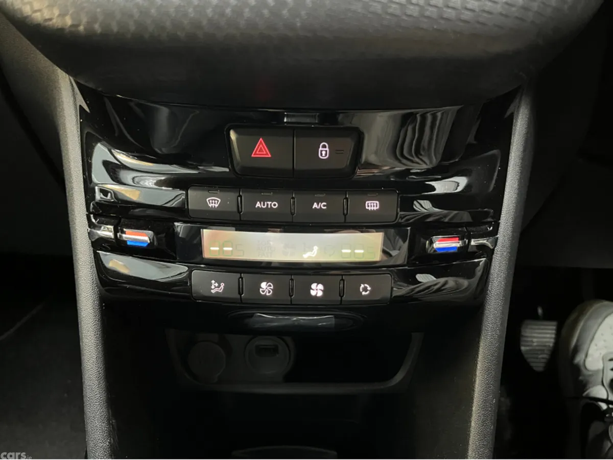 Peugeot 2008 SUV, Petrol, 2018, White