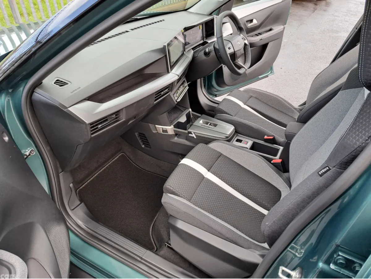 Opel Frontera SUV, Petrol Hybrid, 2026, Green