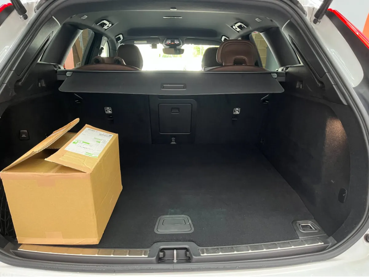 Volvo XC60 SUV, Petrol Plug-in Hybrid, 2022, White