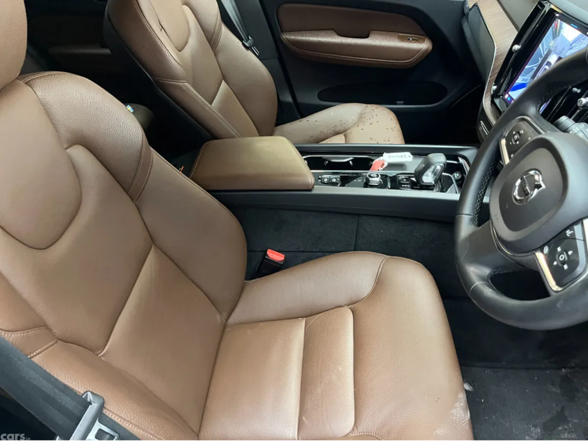 Volvo XC60 SUV, Petrol Plug-in Hybrid, 2022, White