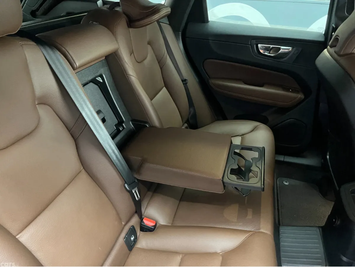 Volvo XC60 SUV, Petrol Plug-in Hybrid, 2022, White