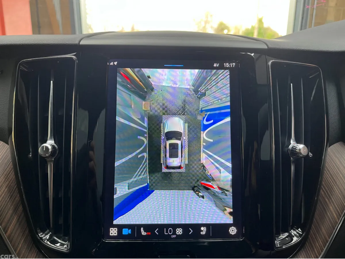 Volvo XC60 SUV, Petrol Plug-in Hybrid, 2022, White