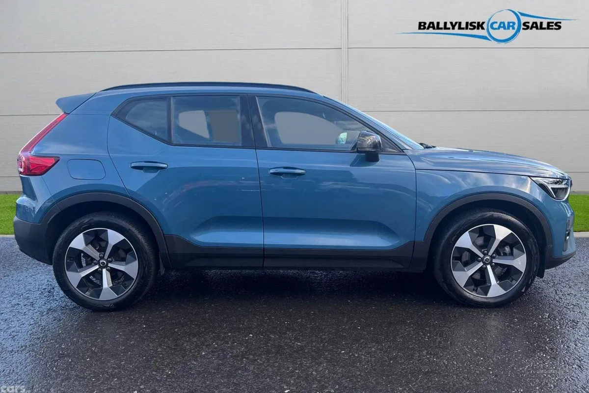 Volvo XC40 SUV, Petrol Hybrid, 2025, Blue