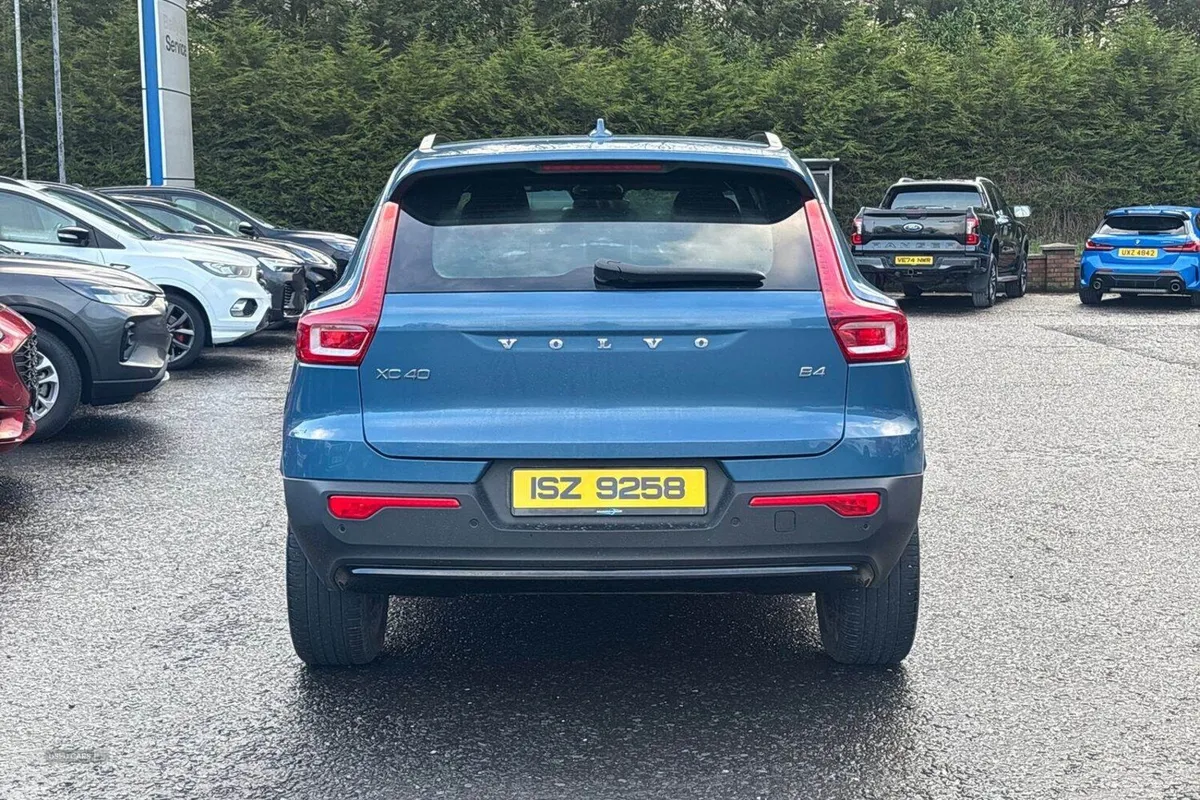 Volvo XC40 SUV, Petrol Hybrid, 2025, Blue