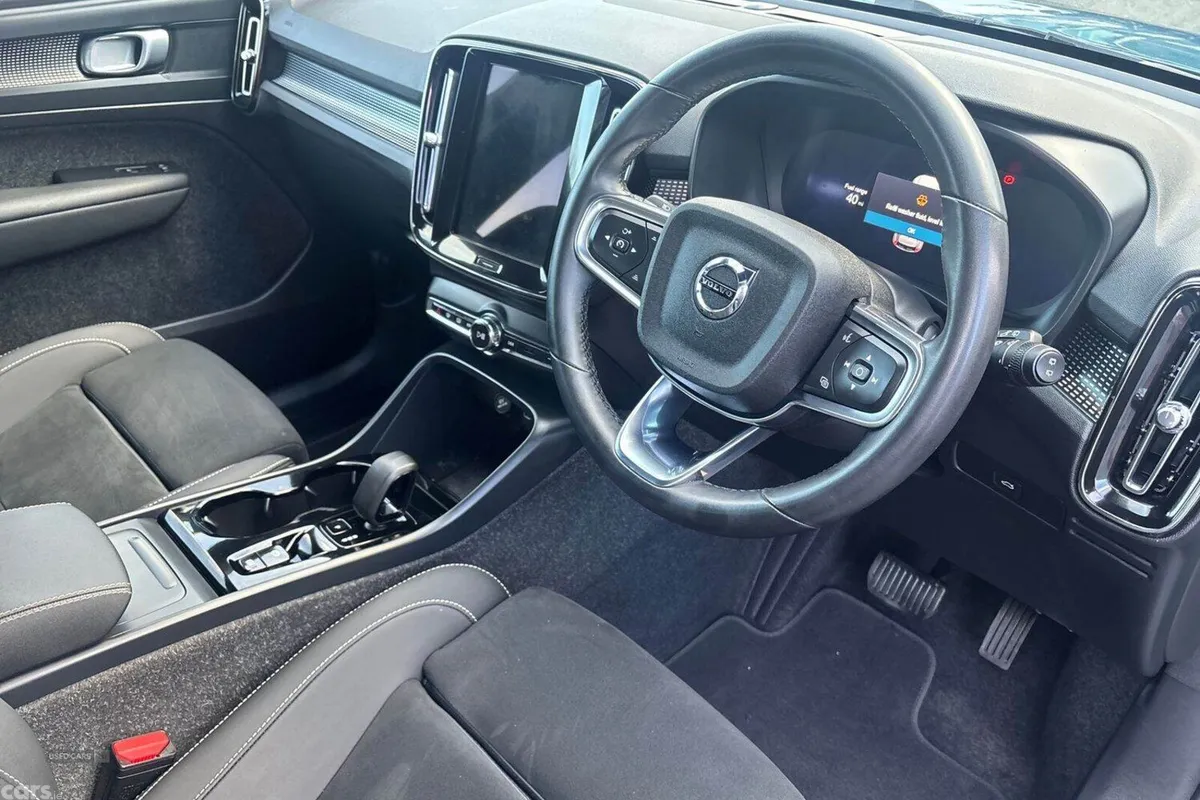 Volvo XC40 SUV, Petrol Hybrid, 2025, Blue