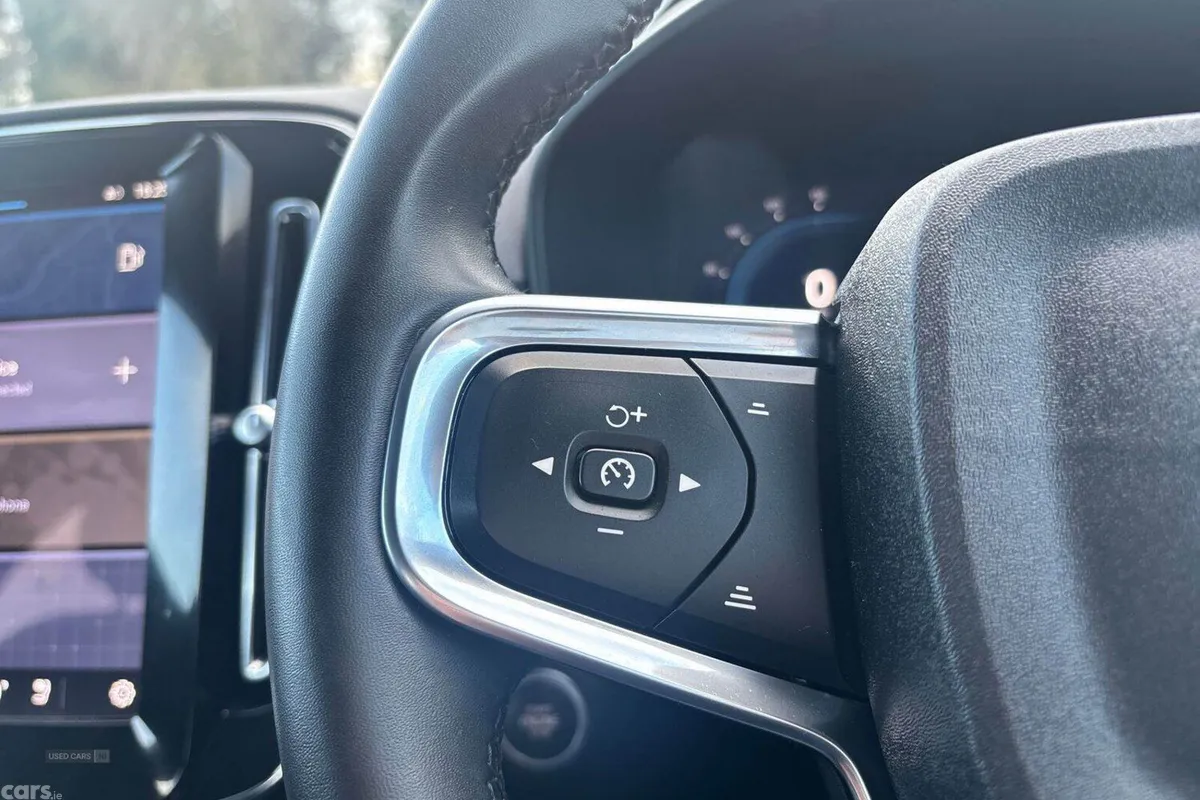 Volvo XC40 SUV, Petrol Hybrid, 2025, Blue