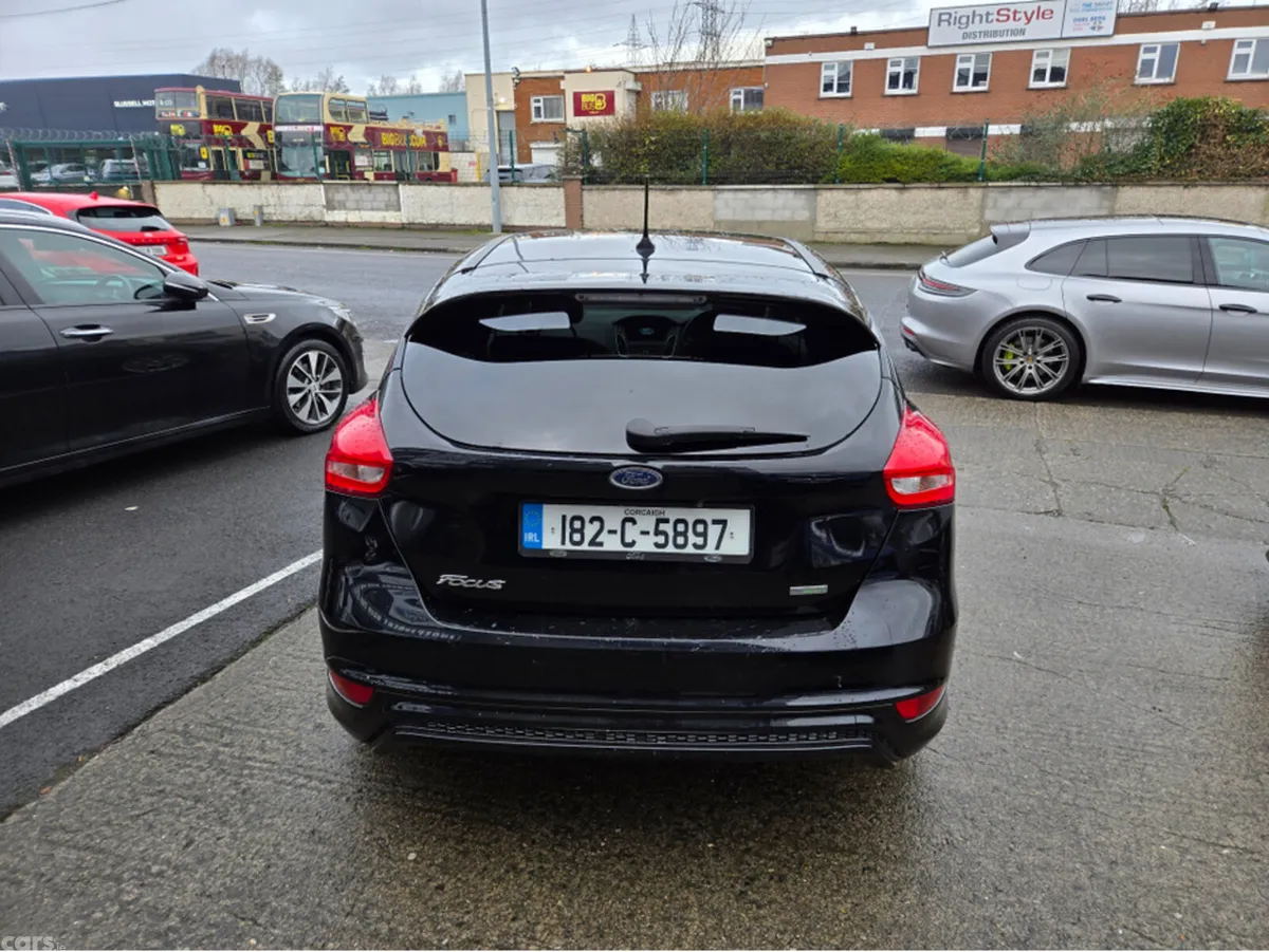 Ford Focus Hatchback, Petrol, 2018, Black