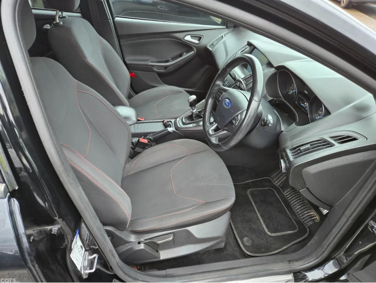 Ford Focus Hatchback, Petrol, 2018, Black