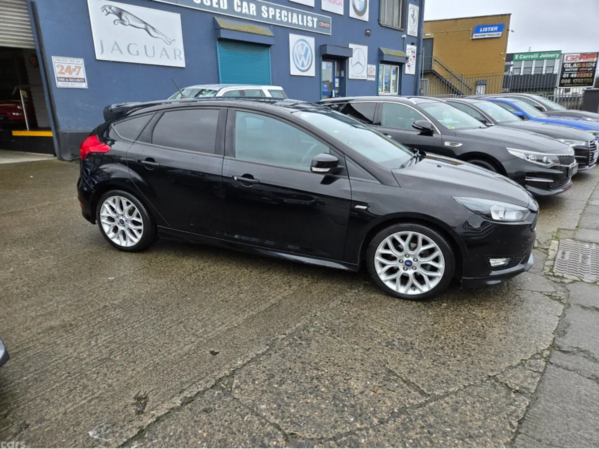 Ford Focus Hatchback, Petrol, 2018, Black