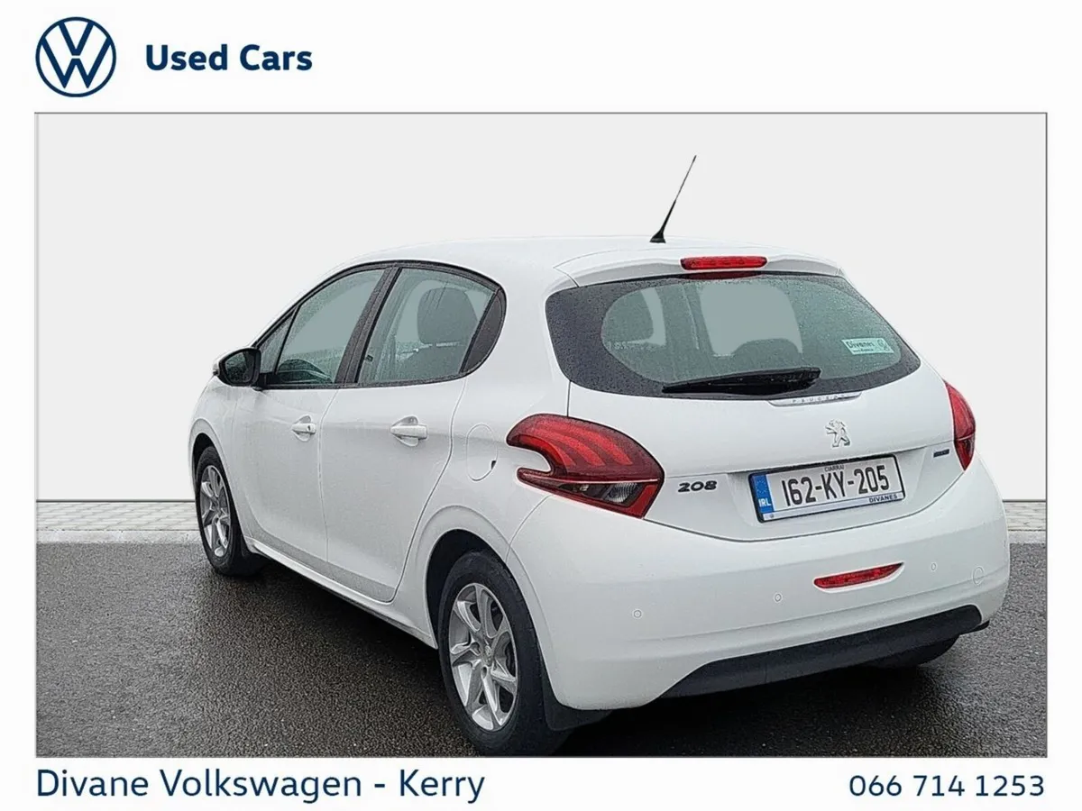Peugeot 208 Hatchback, Diesel, 2016, White