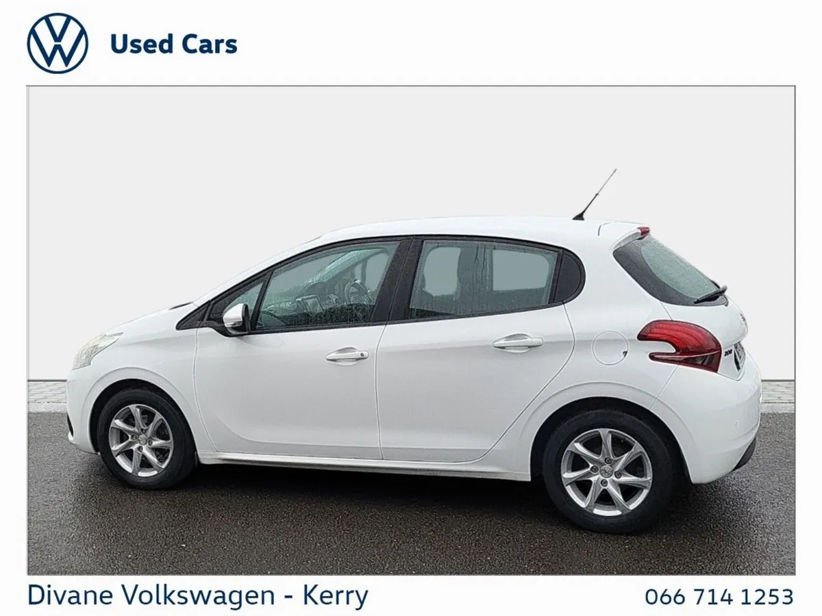Peugeot 208 Hatchback, Diesel, 2016, White