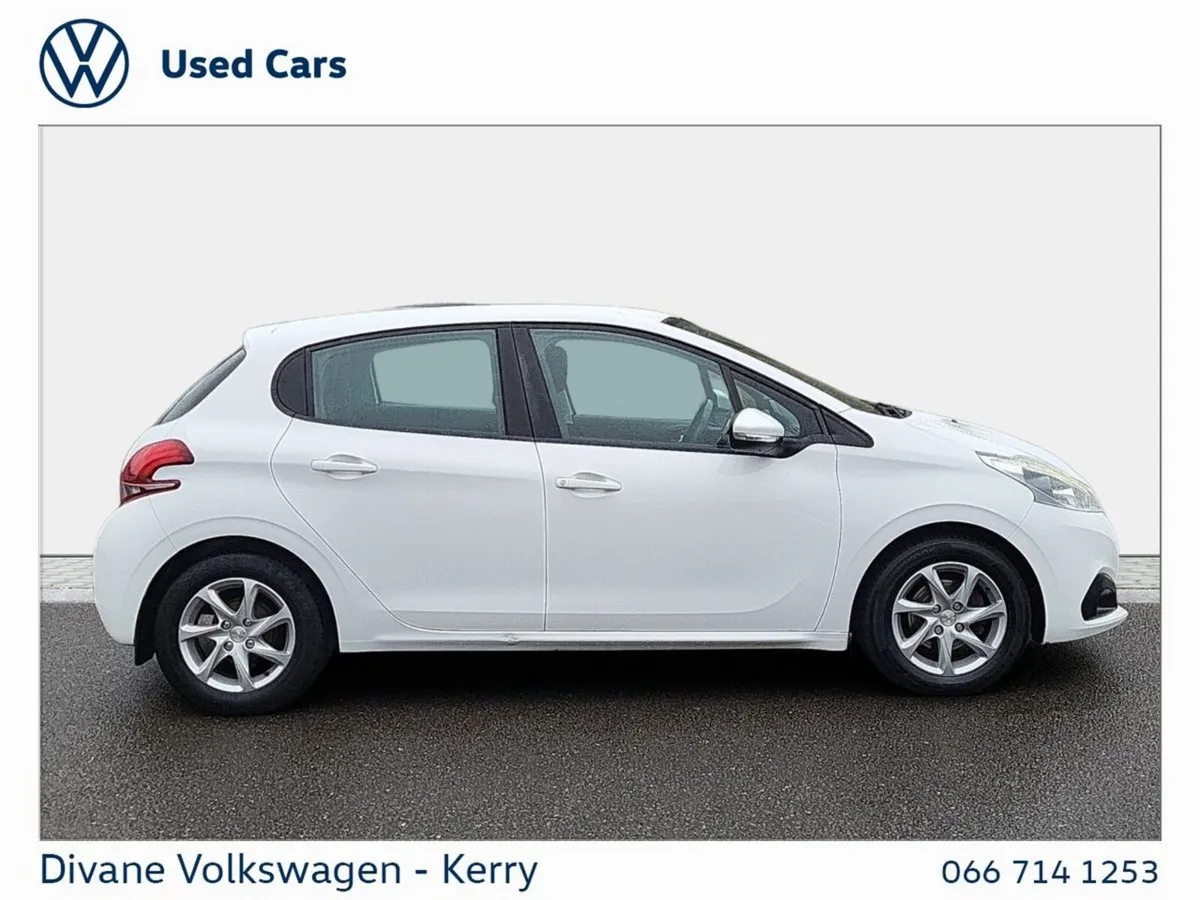 Peugeot 208 Hatchback, Diesel, 2016, White