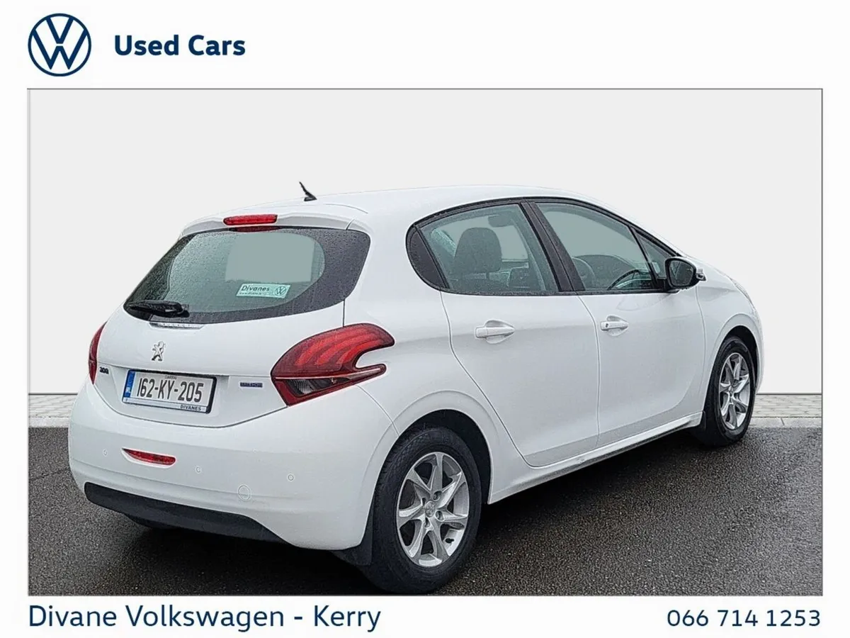 Peugeot 208 Hatchback, Diesel, 2016, White