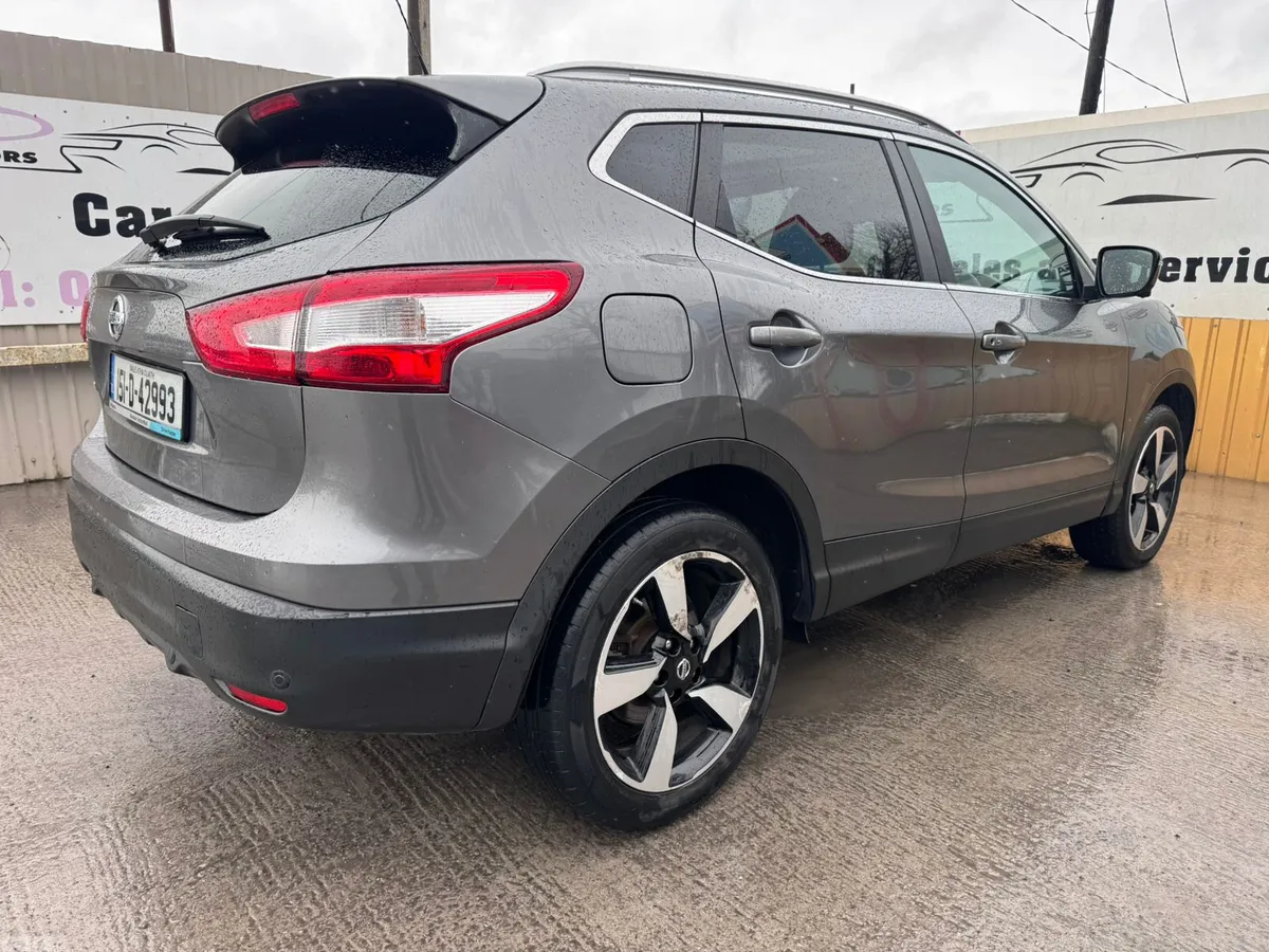 Nissan Qashqai Hatchback, Petrol, 2015, Grey