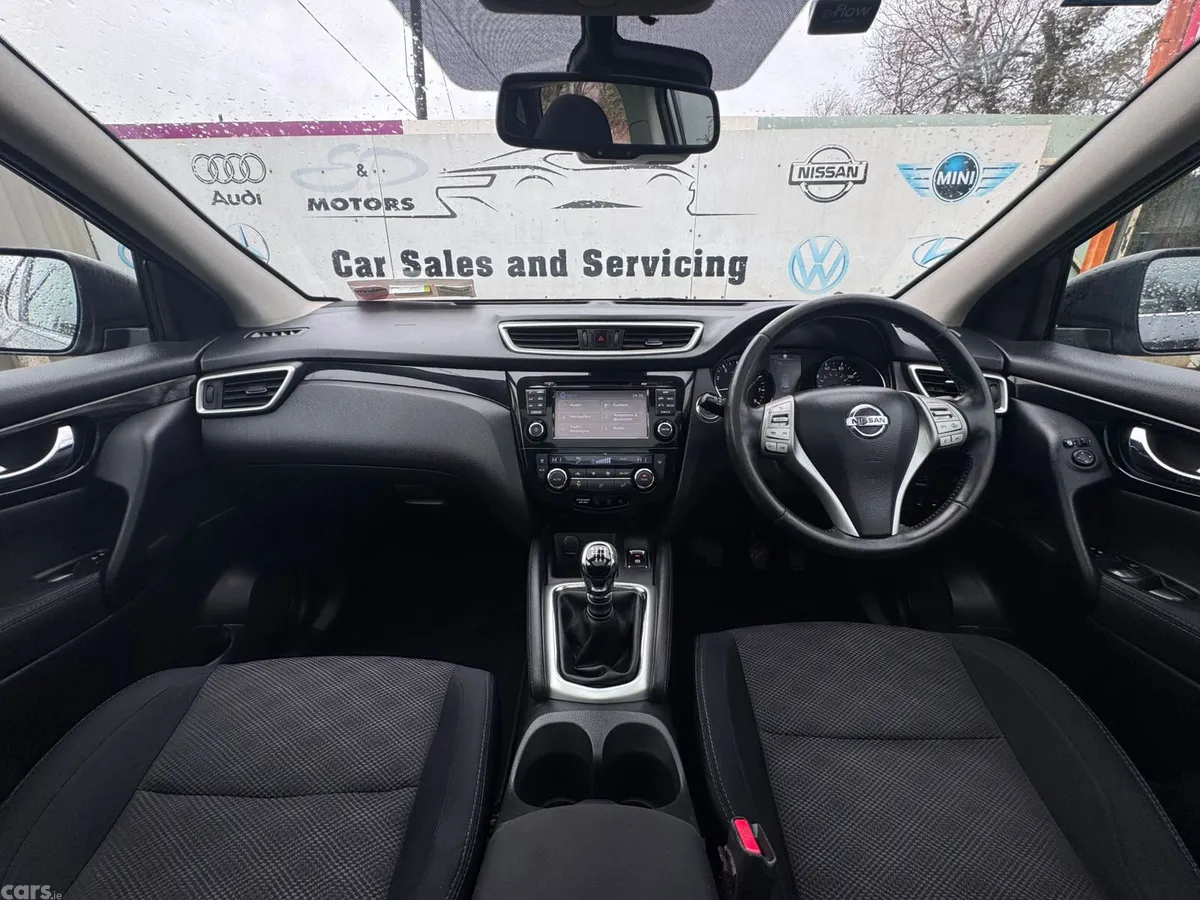 Nissan Qashqai Hatchback, Petrol, 2015, Grey