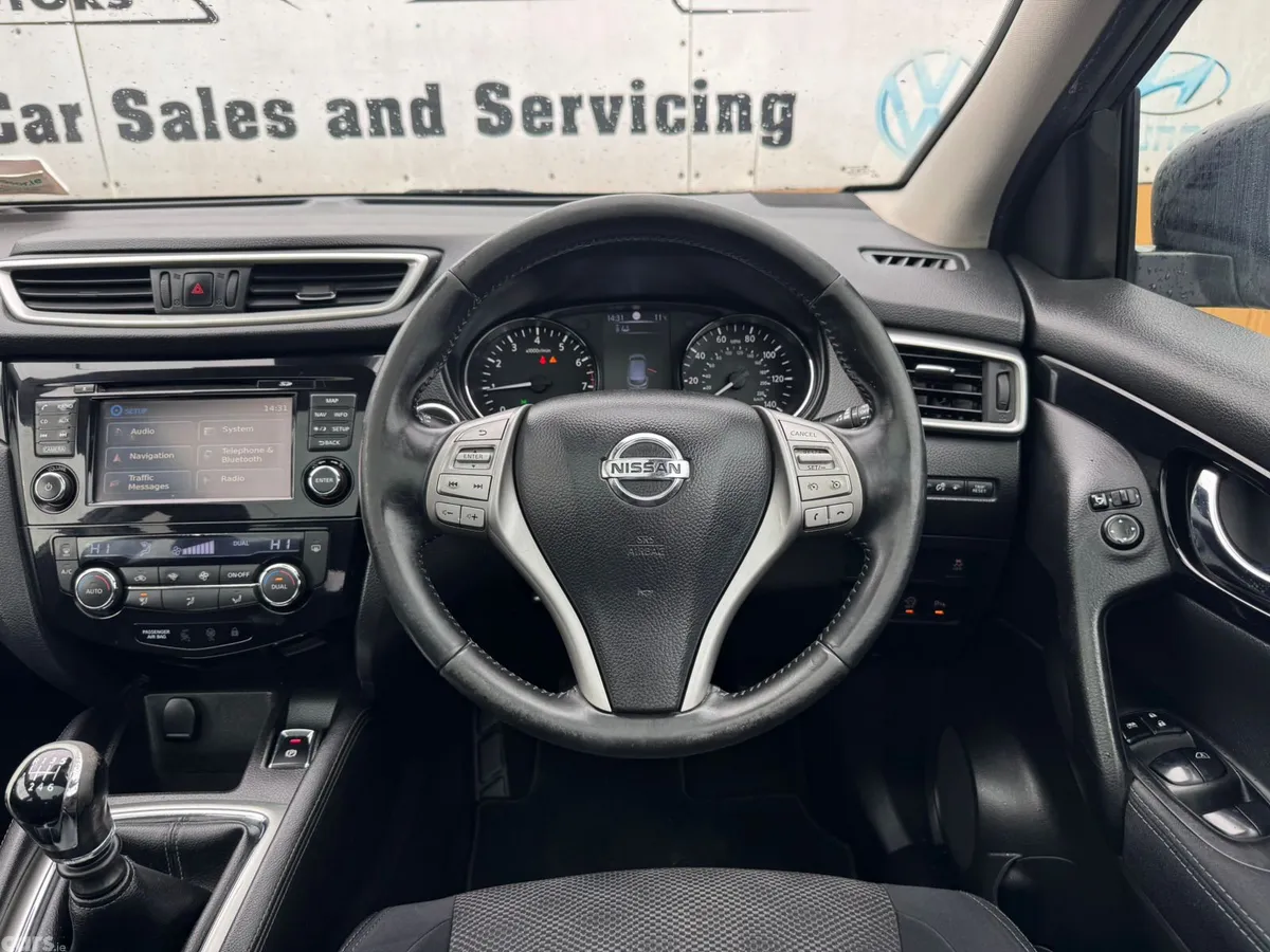 Nissan Qashqai Hatchback, Petrol, 2015, Grey