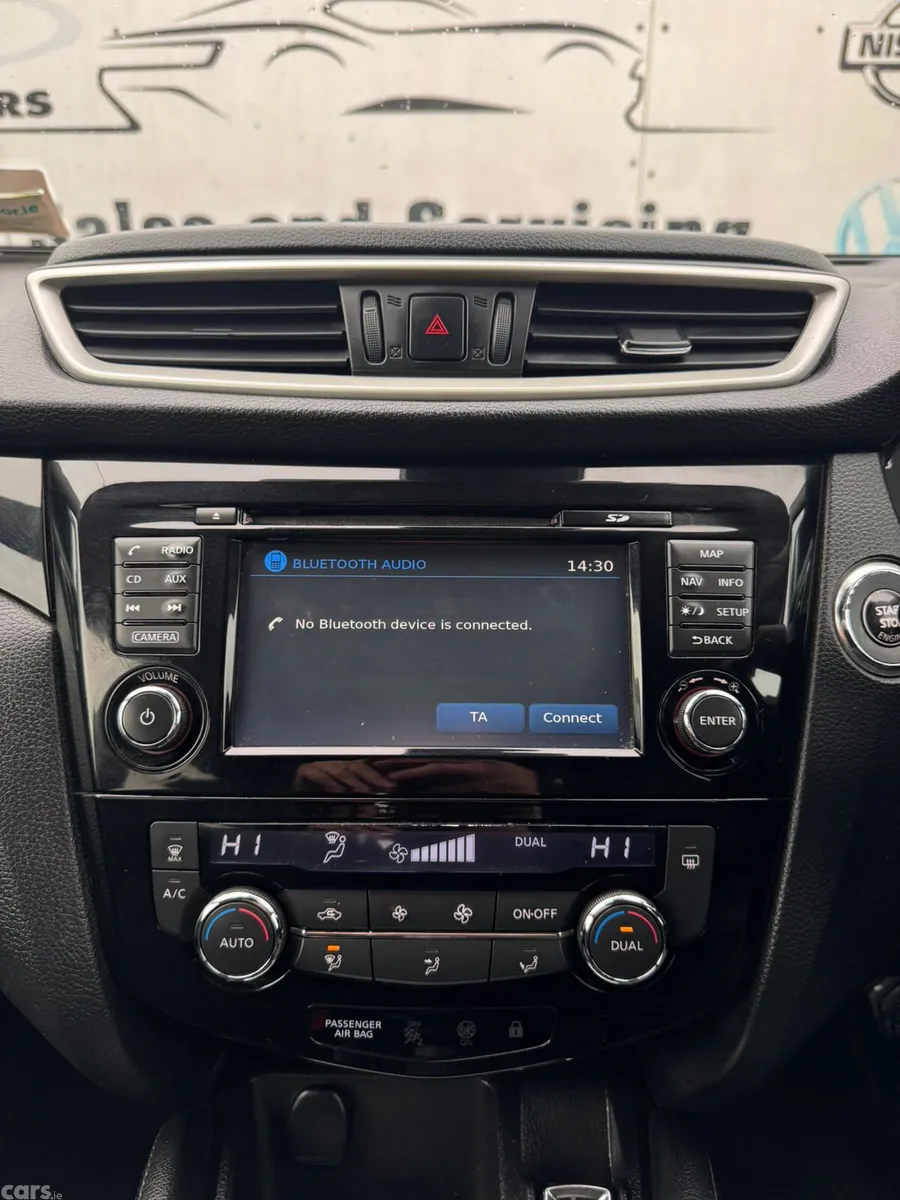 Nissan Qashqai Hatchback, Petrol, 2015, Grey
