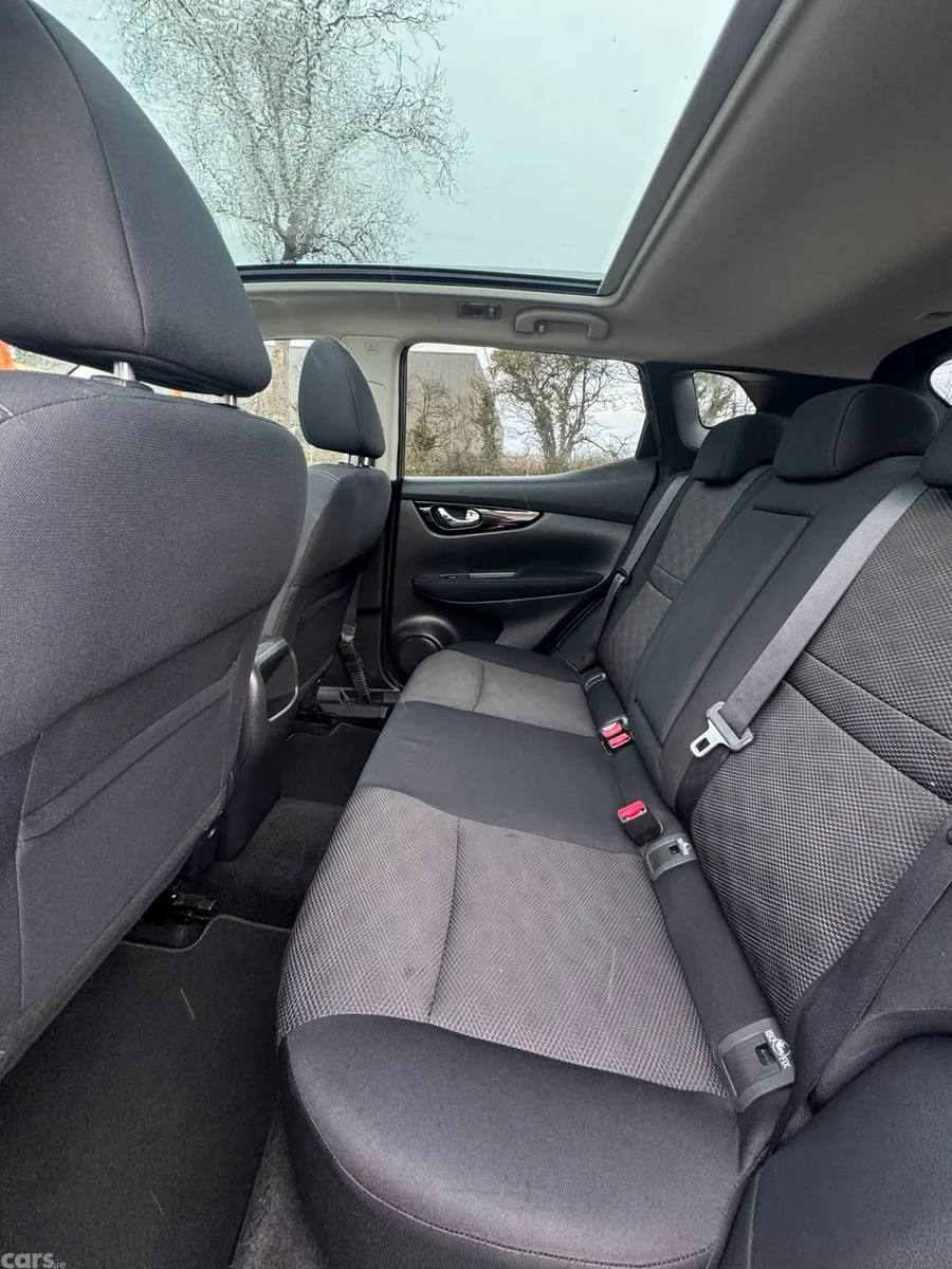Nissan Qashqai Hatchback, Petrol, 2015, Grey