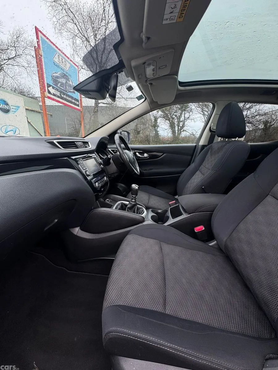 Nissan Qashqai Hatchback, Petrol, 2015, Grey