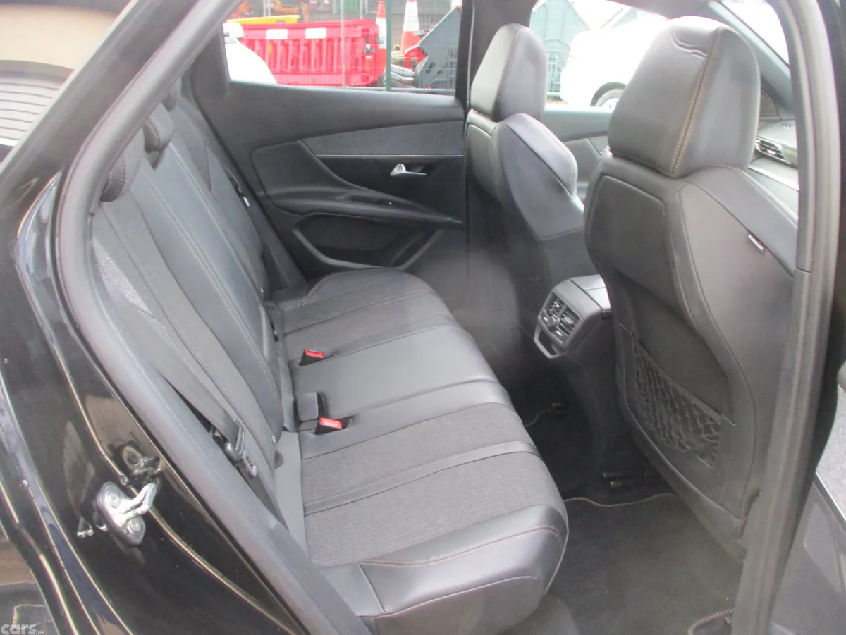 Peugeot 3008 MPV, Diesel, 2018, Black